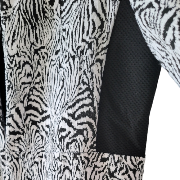 Courtenay Womens black and white knit jacket blazer size medium - Picture 2 of 5